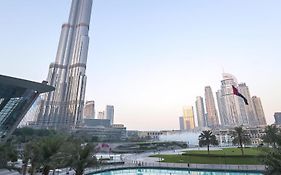 Skyline Serenity Holiday Home I Grandeur 2 Bedroom Apartments I Burj Khalifa & Fountain Views I Free Parking, Gym, Pool & Wi-Fi
